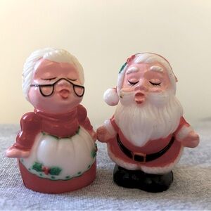 Vintage Kissing Santa and Mrs. Claus salt and pepper shakers
